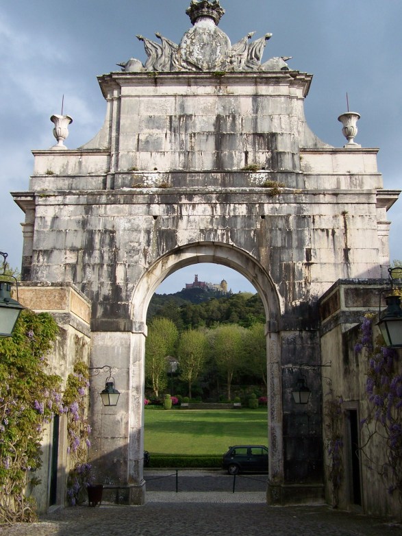 Palácio de Pena visto do Palácio Seteais